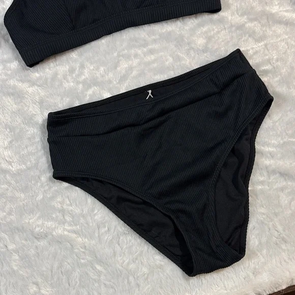 Black Ribbed Bikini Set - Picture 3 of 7